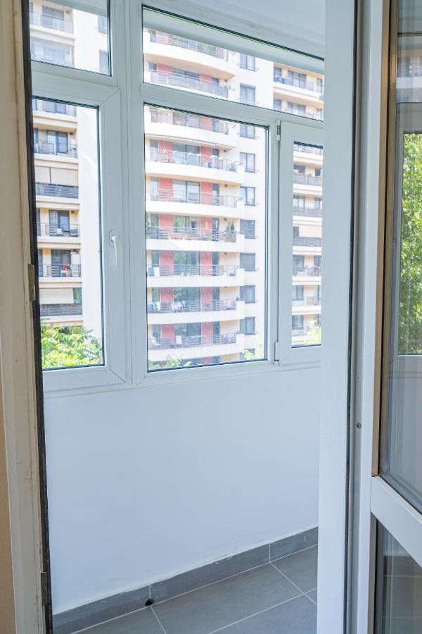 Spacious Newly Renovated 2Br Apartments With Balcony Bucharest Exterior photo